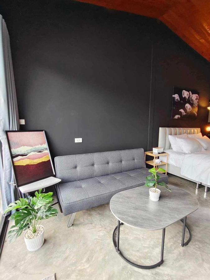 Mr Black & Ms White -Self Check In Accommodation بانكوك المظهر الخارجي الصورة