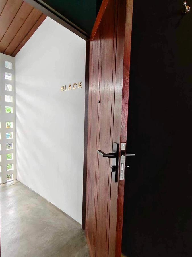 Mr Black & Ms White -Self Check In Accommodation بانكوك المظهر الخارجي الصورة