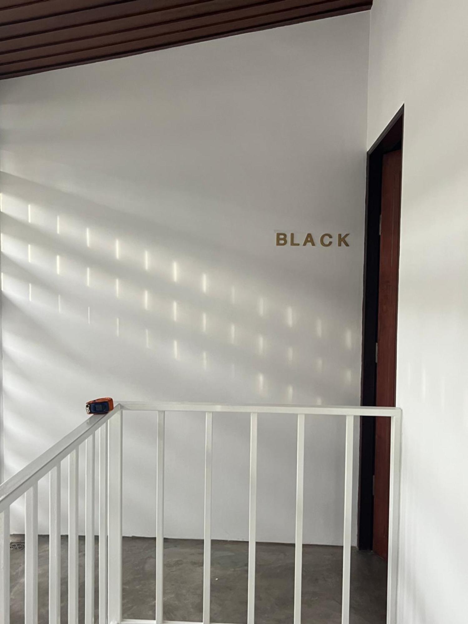 Mr Black & Ms White -Self Check In Accommodation بانكوك المظهر الخارجي الصورة